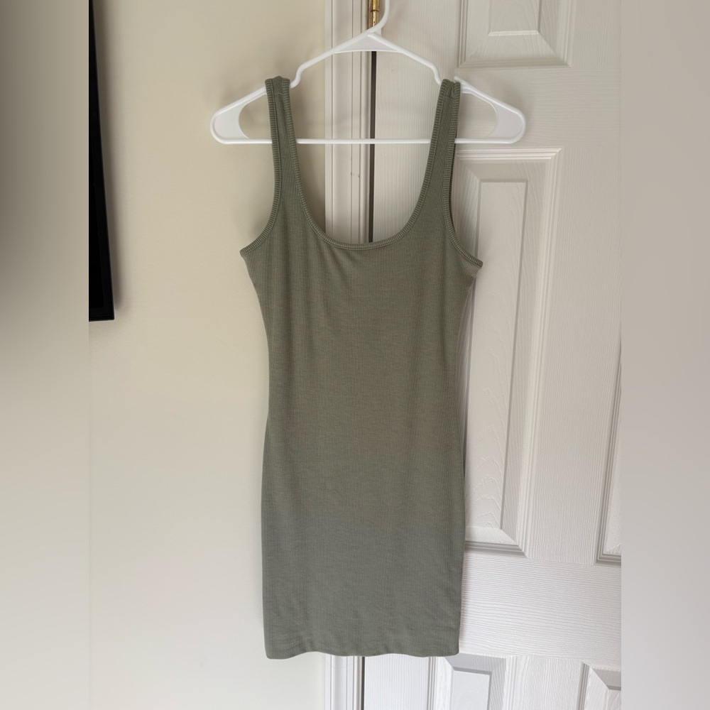 Papaya Forest Green Mini Dress – Size M, Scoop Neck, Worn Once